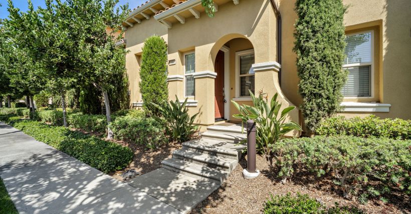 One-Story Home with Casita Near Woodbury Town Center – 40 Roycroft, Irvine